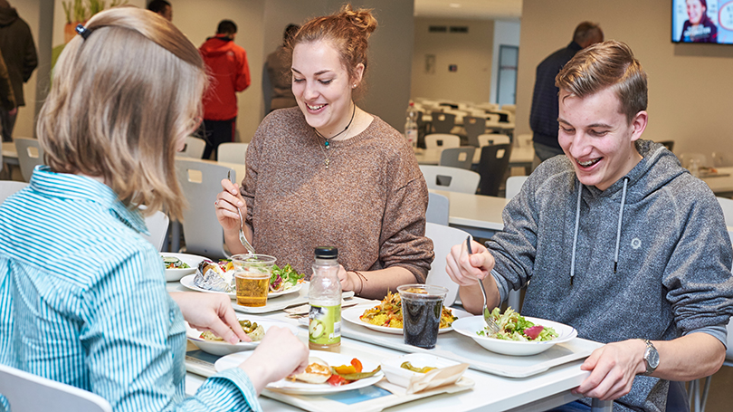 Essen In Der Nähe Vom Standort Zum Abendessen in die Mensa - Studierendenwerk Aachen